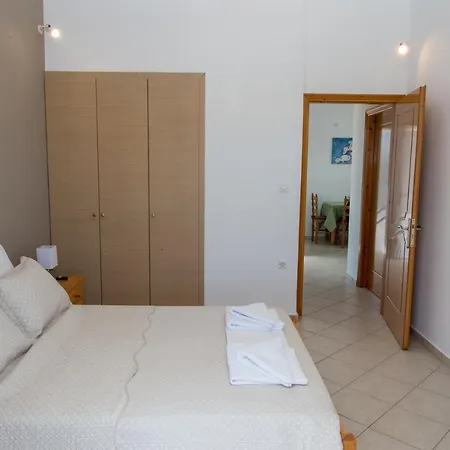 Erodios Aparthotel *